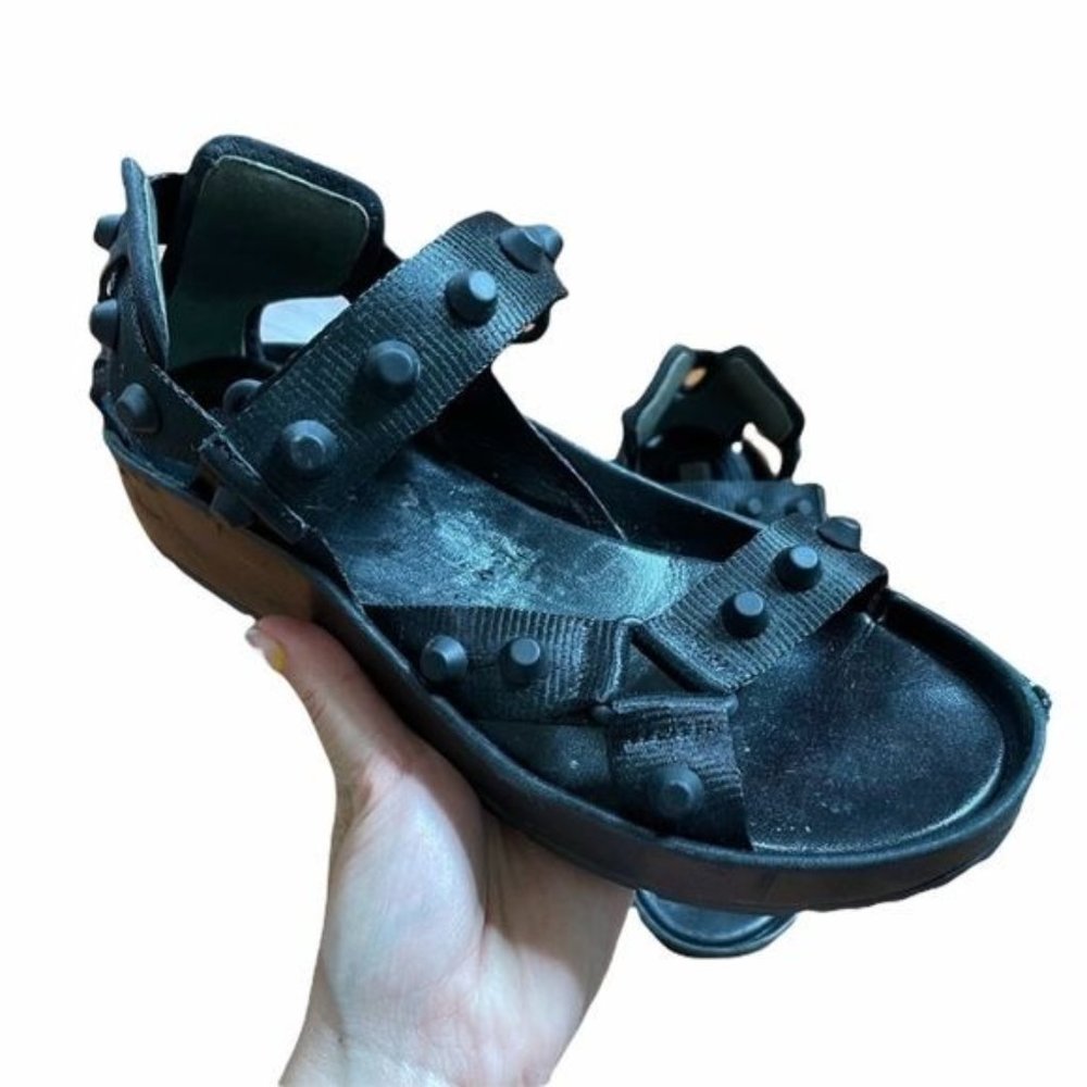 Balenciaga Studded Strappy Platformed Sandals 36.5